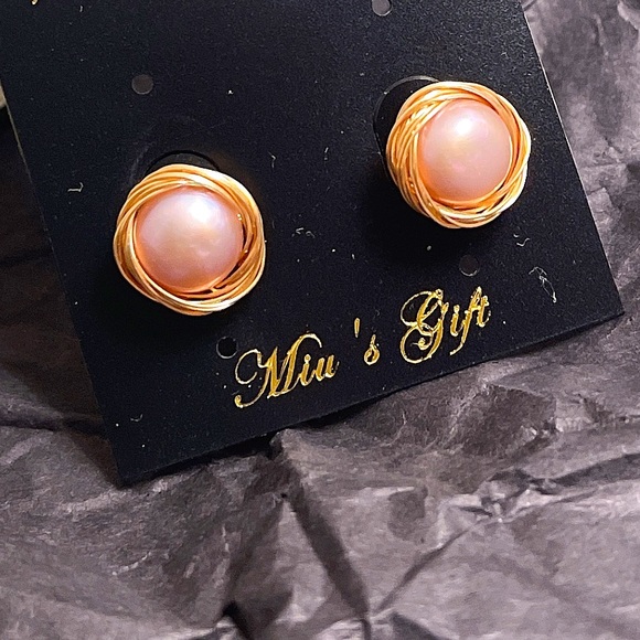 Pearl Earrings - Picture 1 of 1